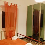 Wow 2 - 175 Mq - Posteggio Privato - Davanti Porto Traghetti - Fino A 10 Posti Letto - Balcone