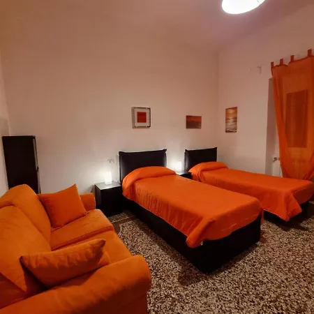 Apartment Wow 2 - 175 Mq - Posteggio Privato - Davanti Porto Traghetti - Fino A 10 Posti Letto - Balcone *