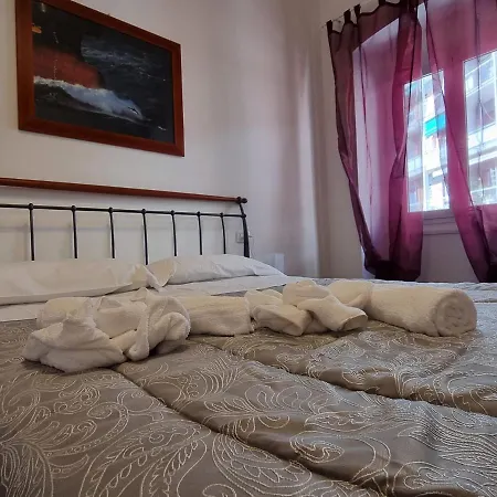 Wow 2 - 175 Mq - Posteggio Privato - Davanti Porto Traghetti - Fino A 10 Posti Letto - Balcone Genova