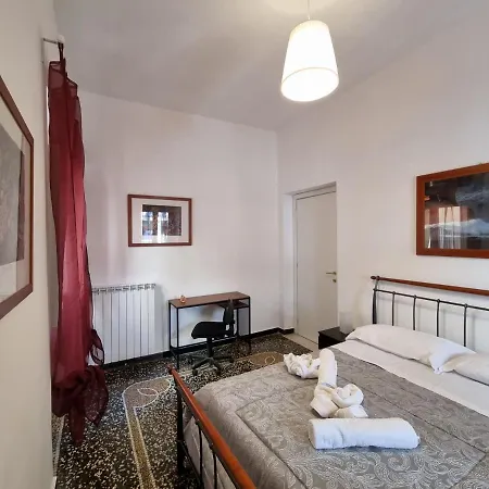 Apartman Wow 2 - 175 Mq - Posteggio Privato - Davanti Porto Traghetti - Fino A 10 Posti Letto - Balcone Genova