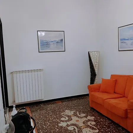 Wow 2 - 175 Mq - Posteggio Privato - Davanti Porto Traghetti - Fino A 10 Posti Letto - Balcone