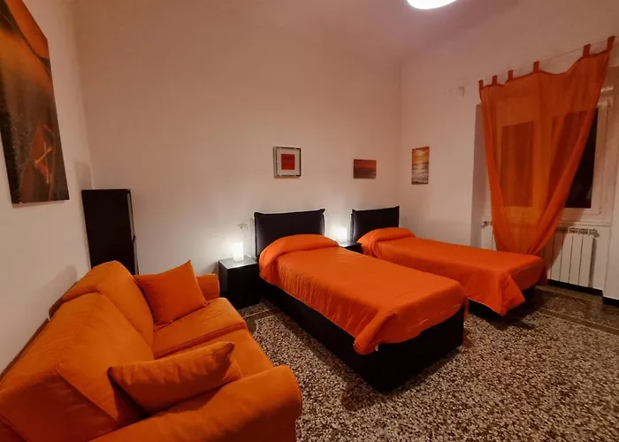 דירה Wow 2 - 175 Mq - Posteggio Privato - Davanti Porto Traghetti - Fino A 10 Posti Letto - Balcone *