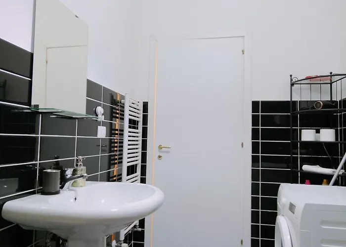 Wow 2 - 175 Mq - Posteggio Privato - Davanti Porto Traghetti - Fino A 10 Posti Letto - Balcone דירה ג'נובה