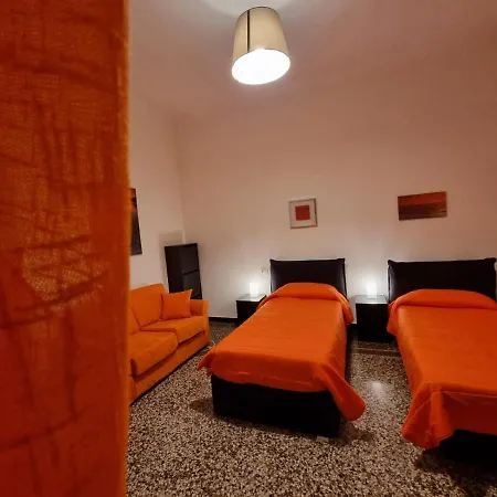 Wow 2 - 175 Mq - Posteggio Privato - Davanti Porto Traghetti - Fino A 10 Posti Letto - Balcone Genua
