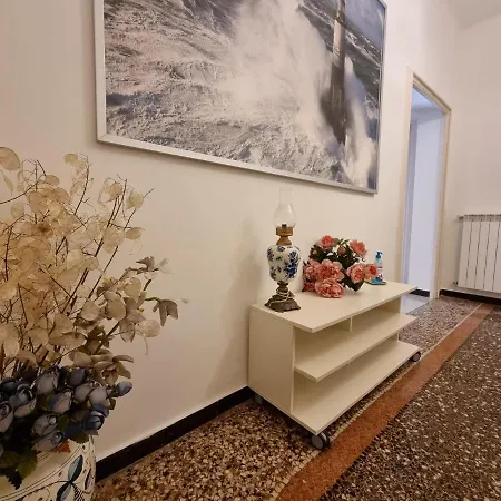 Apartament Wow 2 - 175 Mq - Posteggio Privato - Davanti Porto Traghetti - Fino A 10 Posti Letto - Balcone Genua