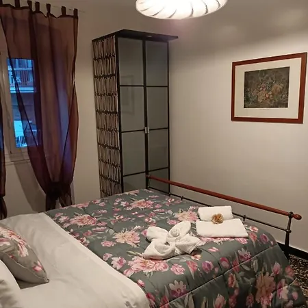 Apartament Wow 2 - 175 Mq - Posteggio Privato - Davanti Porto Traghetti - Fino A 10 Posti Letto - Balcone Genua