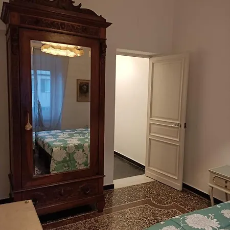 Wow 2 - 175 Mq - Posteggio Privato - Davanti Porto Traghetti - Fino A 10 Posti Letto - Balcone * Genua