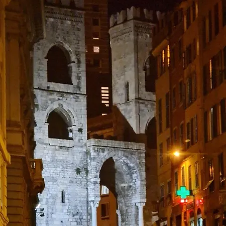 Wow 2 - 175 Mq - Posteggio Privato - Davanti Porto Traghetti - Fino A 10 Posti Letto - Balcone Apartament