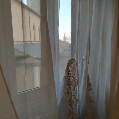 Wow 2 - 175 Mq - Posteggio Privato - Davanti Porto Traghetti - Fino A 10 Posti Letto - Balcone *
