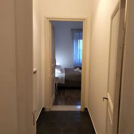 Wow 2 - 175 Mq - Posteggio Privato - Davanti Porto Traghetti - Fino A 10 Posti Letto - Balcone *