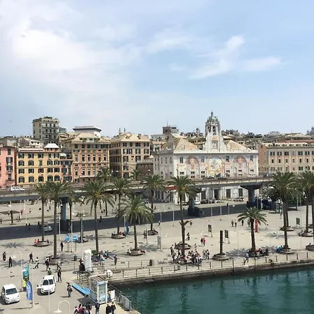 Wow 2 - 175 Mq - Posteggio Privato - Davanti Porto Traghetti - Fino A 10 Posti Letto - Balcone * Genua