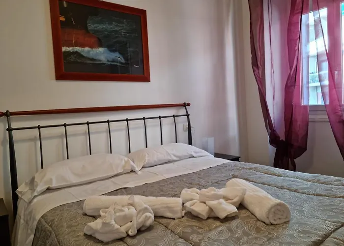 Wow 2 - 175 Mq - Posteggio Privato - Davanti Porto Traghetti - Fino A 10 Posti Letto - Balcone Apartment Genua