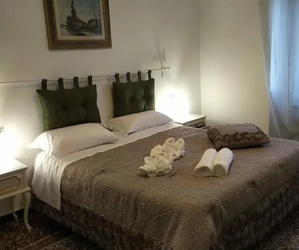 Wow 2 - 175 Mq - Posteggio Privato - Davanti Porto Traghetti - Fino A 10 Posti Letto - Balcone *