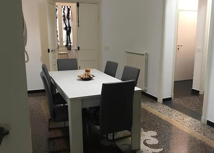 Wow 2 - 175 Mq - Posteggio Privato - Davanti Porto Traghetti - Fino A 10 Posti Letto - Balcone Apartmán Janov