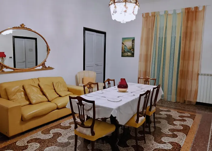 Wow 2 - 175 Mq - Posteggio Privato - Davanti Porto Traghetti - Fino A 10 Posti Letto - Balcone * Genua