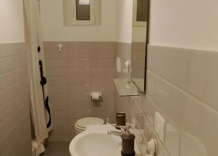 Wow 2 - 175 Mq - Posteggio Privato - Davanti Porto Traghetti - Fino A 10 Posti Letto - Balcone * Genua