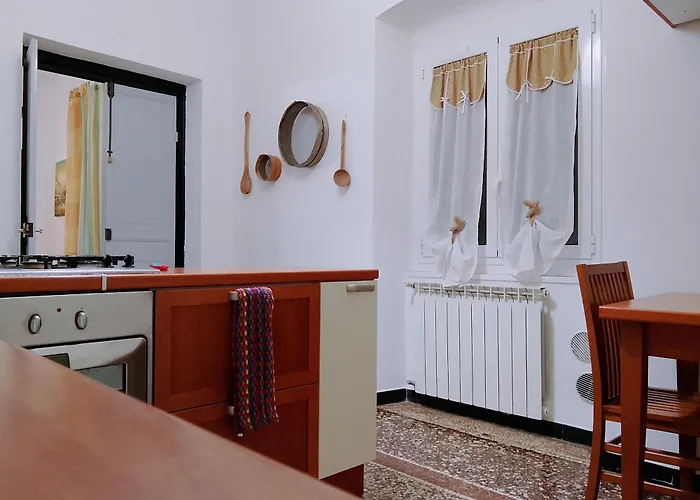 Wow 2 - 175 Mq - Posteggio Privato - Davanti Porto Traghetti - Fino A 10 Posti Letto - Balcone *