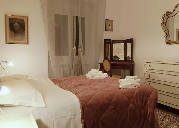 Wow 2 - 175 Mq - Posteggio Privato - Davanti Porto Traghetti - Fino A 10 Posti Letto - Balcone * Genua