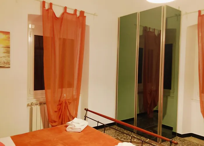 Wow 2 - 175 Mq - Posteggio Privato - Davanti Porto Traghetti - Fino A 10 Posti Letto - Balcone