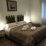 Wow 2 - 175 Mq - Posteggio Privato - Davanti Porto Traghetti - Fino A 10 Posti Letto - Balcone *