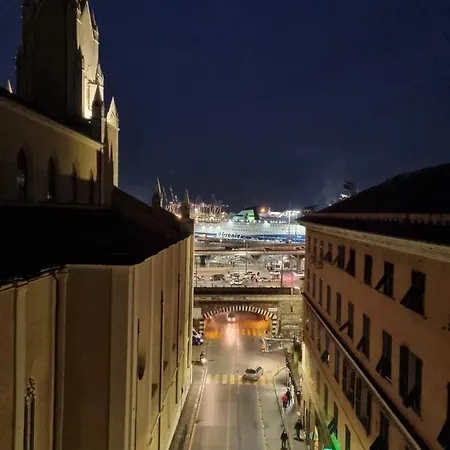 Wow 2 - 175 Mq - Posteggio Privato - Davanti Porto Traghetti - Fino A 10 Posti Letto - Balcone Appartamento *