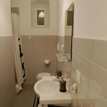 Wow 2 - 175 Mq - Posteggio Privato - Davanti Porto Traghetti - Fino A 10 Posti Letto - Balcone * Gênes