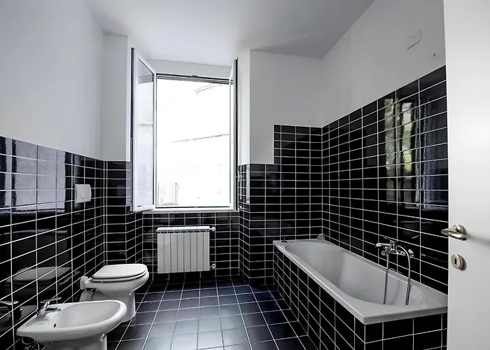 Wow 2 - 175 Mq - Posteggio Privato - Davanti Porto Traghetti - Fino A 10 Posti Letto - Balcone